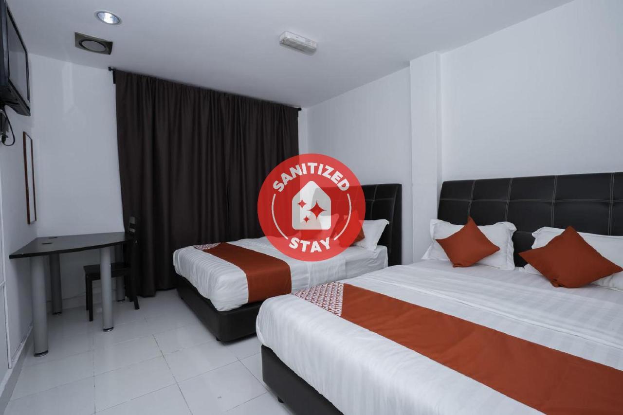 Oyo 988 Malawati Ria Hotel Kuala Selangor Exterior photo