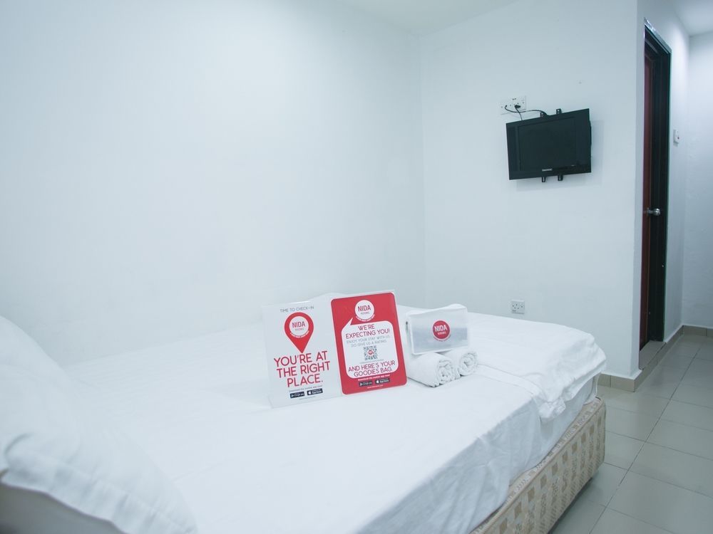 Oyo 988 Malawati Ria Hotel Kuala Selangor Exterior photo