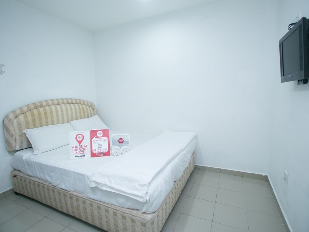 Oyo 988 Malawati Ria Hotel Kuala Selangor Exterior photo