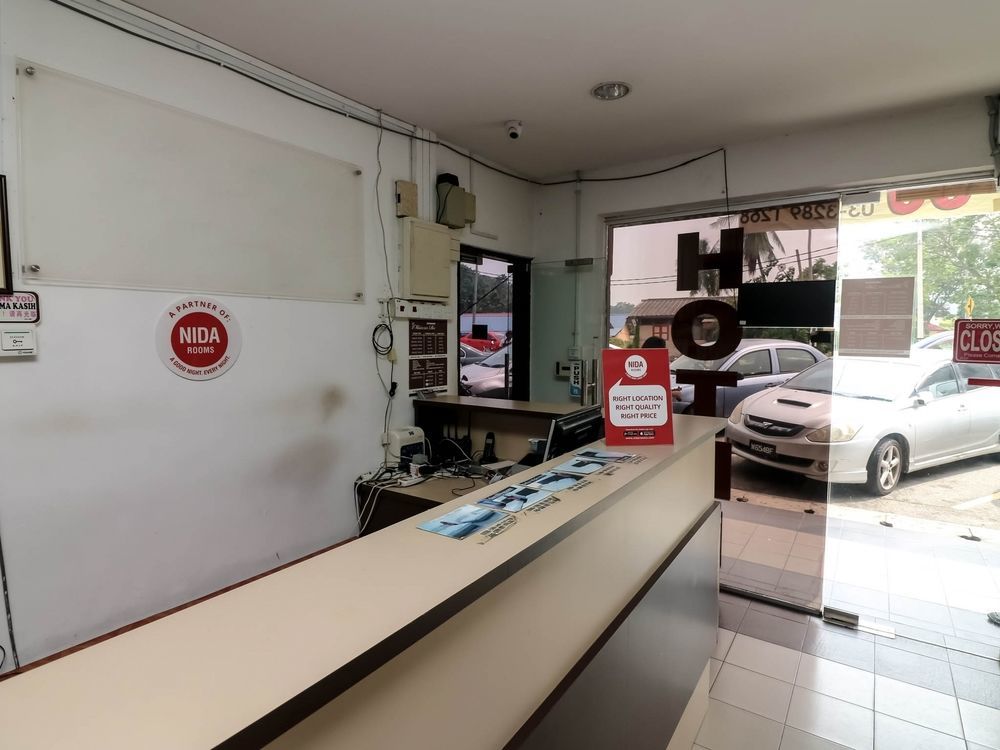 Oyo 988 Malawati Ria Hotel Kuala Selangor Exterior photo